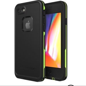 BRAND NEW Iphone 7/8 lifeproof case